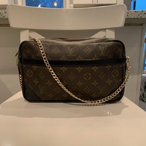 Louis Vuitton Compiegne 28 Crossbody